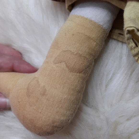 ~{Vintage}~ Primitive style fabric doll. - Picture 7 of 8